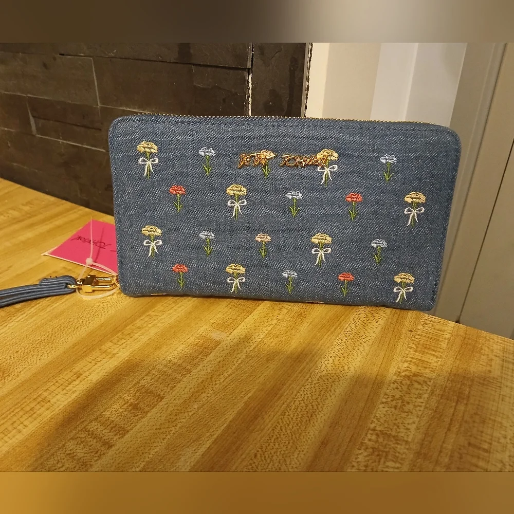 Betsey Johnson Denim W/Embroidered Flower Print Wallet/ Wristlet NWT - Picture 10 of 11